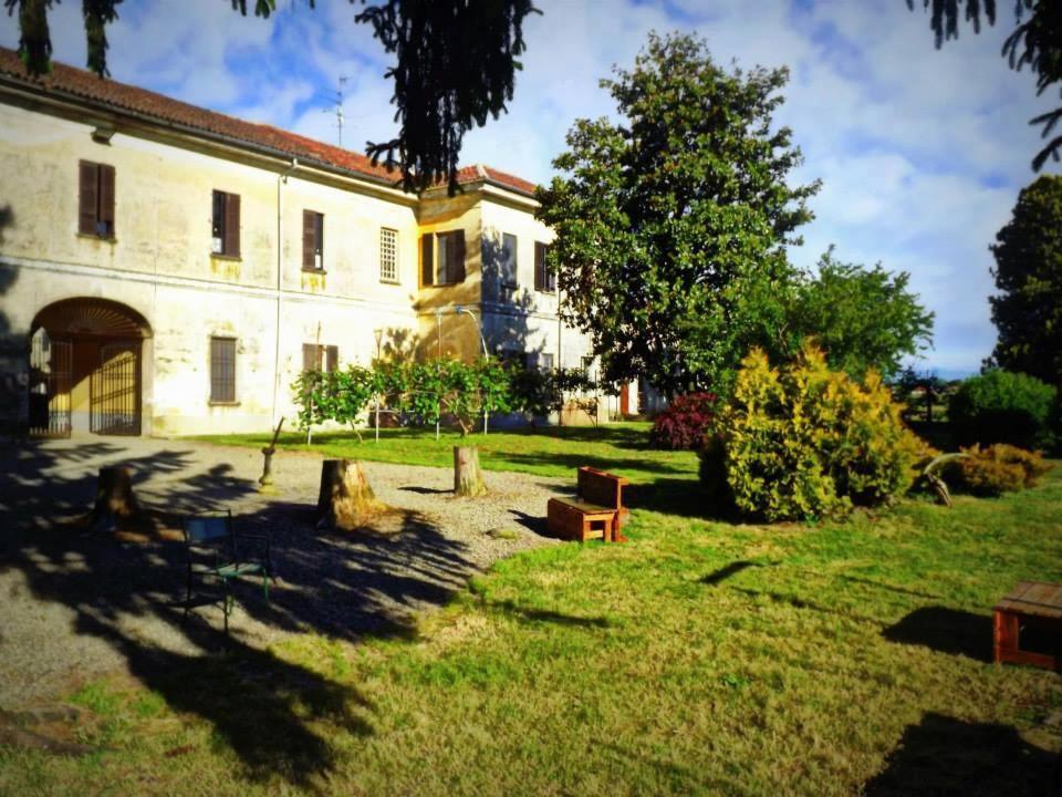 Villa Agriturismo Cascina Graziosa à Cameriano Extérieur photo